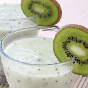 Cách chế biến món kiwi dầm sữa hạt thơm ngon - healthy ngay tại nhà