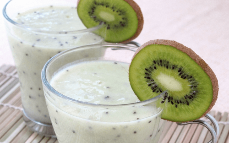 Cách chế biến món kiwi dầm sữa hạt thơm ngon - healthy ngay tại nhà